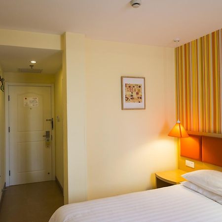 Home Inn Shanghai Daning International Guangzhong Road Circus City Kültér fotó